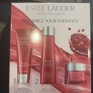 Estée Lauder Recharge your radiance Travel exclusive